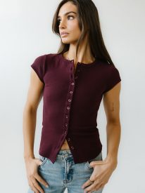 Vestia Button Up Tee in Burgundy