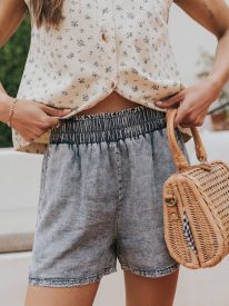 Nicerway Elastic Waistband Shorts