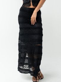 Nicerway Lace Midi Skirt in Black