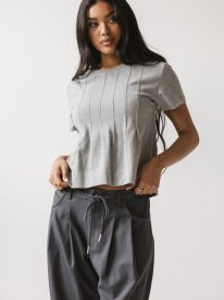 Cattelain Pleated Top in Grey